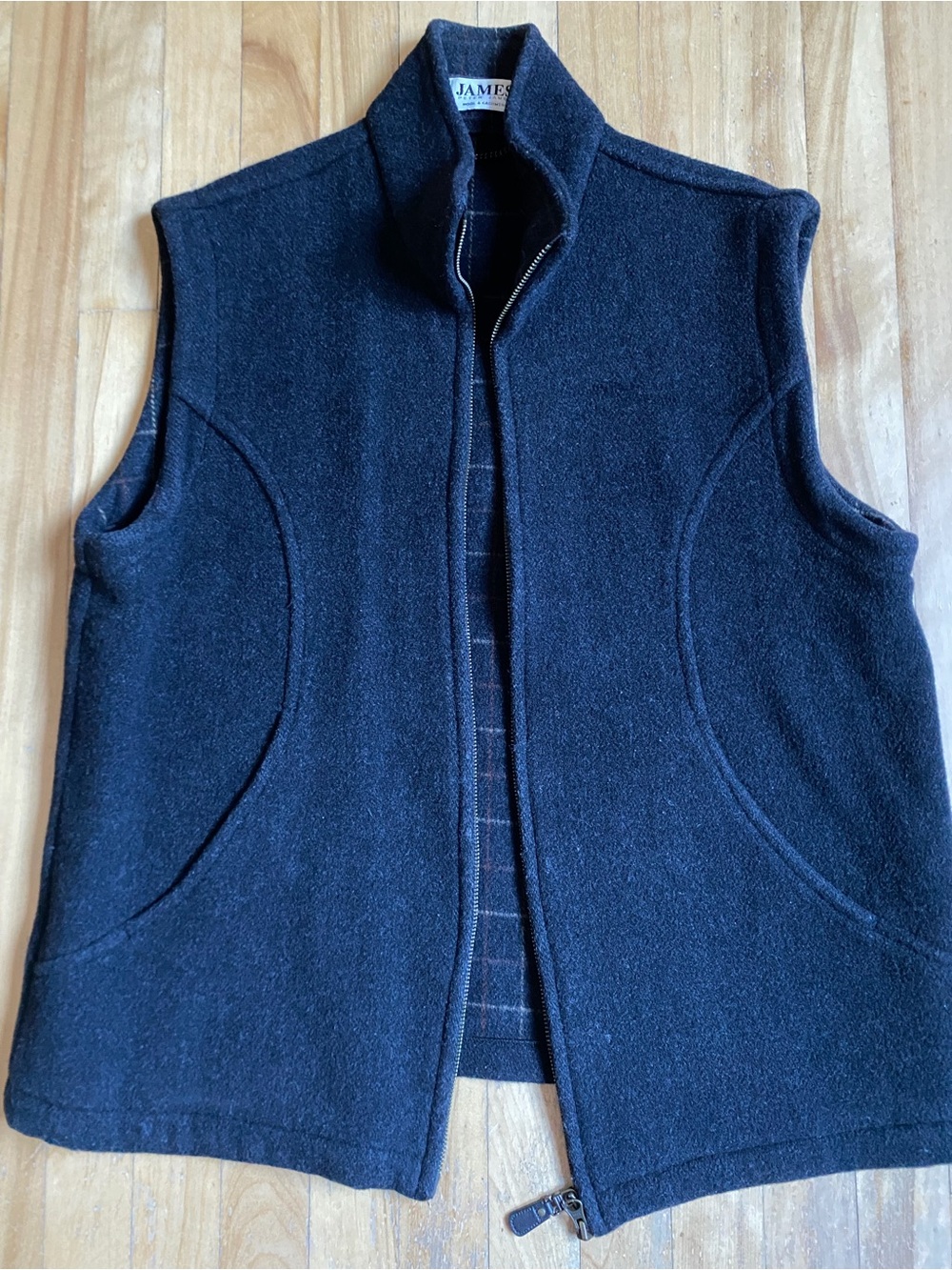 Peter James Dark Grey Wool & Cashmere Sleeveless Zip Vest Oldmoney Quiet luxury